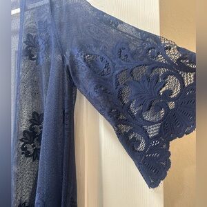 Maurices Navy and White Textured Kimono